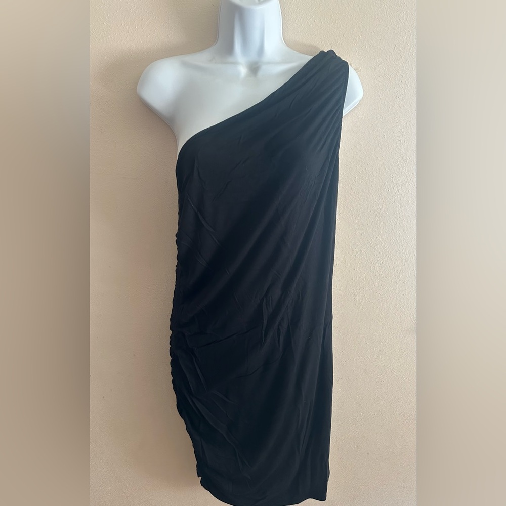 Elegant Black One-Shoulder Dress